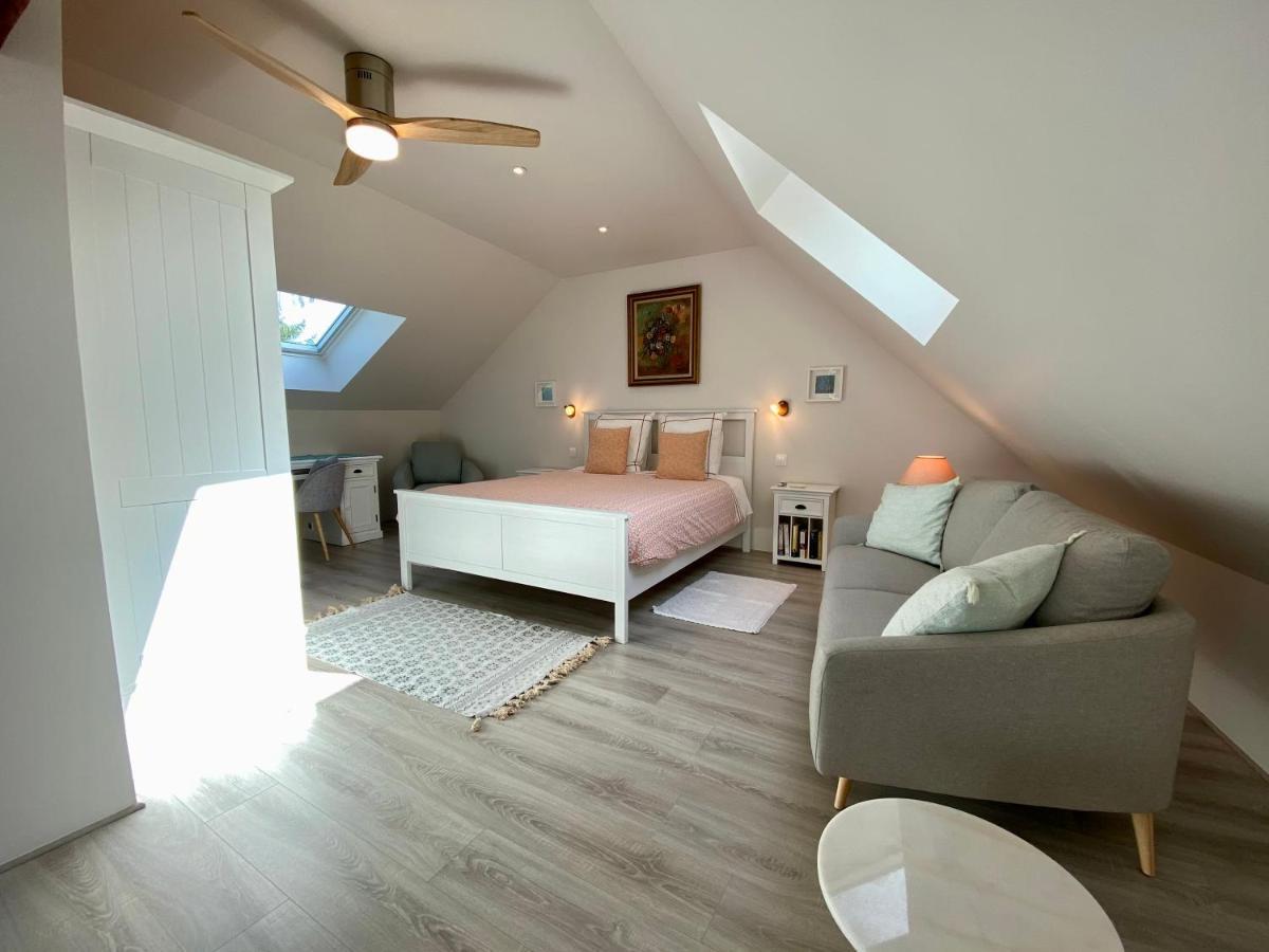 Sans Souci Bed And Breakfast Luxe Heated Pool And Restaurant Luzillé エクステリア 写真