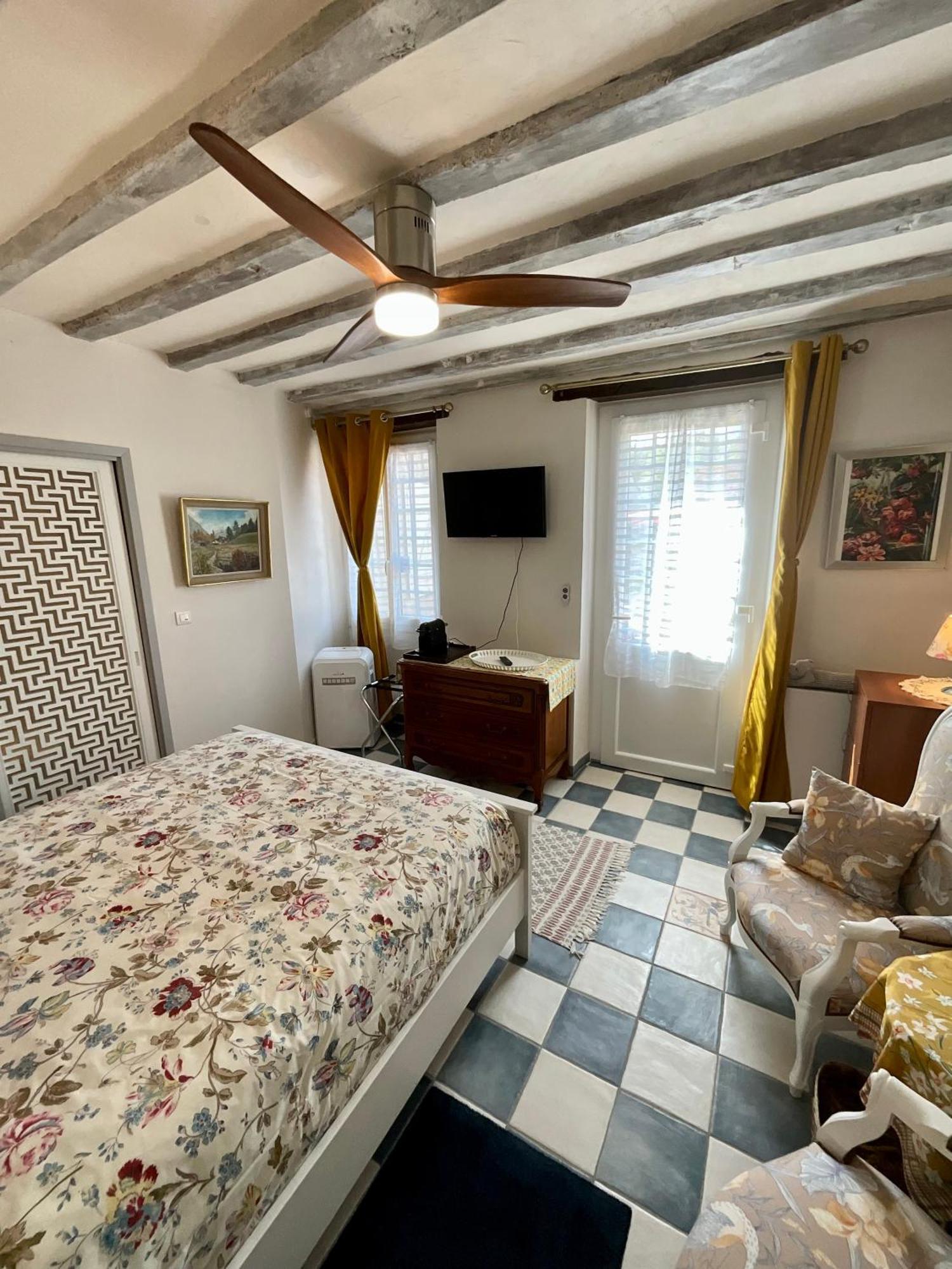Sans Souci Bed And Breakfast Luxe Heated Pool And Restaurant Luzillé エクステリア 写真