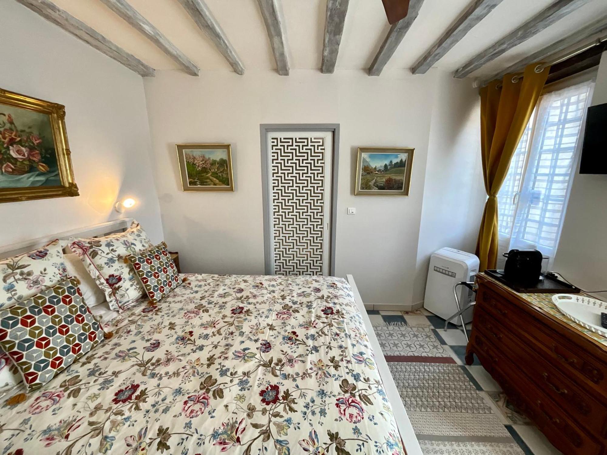 Sans Souci Bed And Breakfast Luxe Heated Pool And Restaurant Luzillé エクステリア 写真