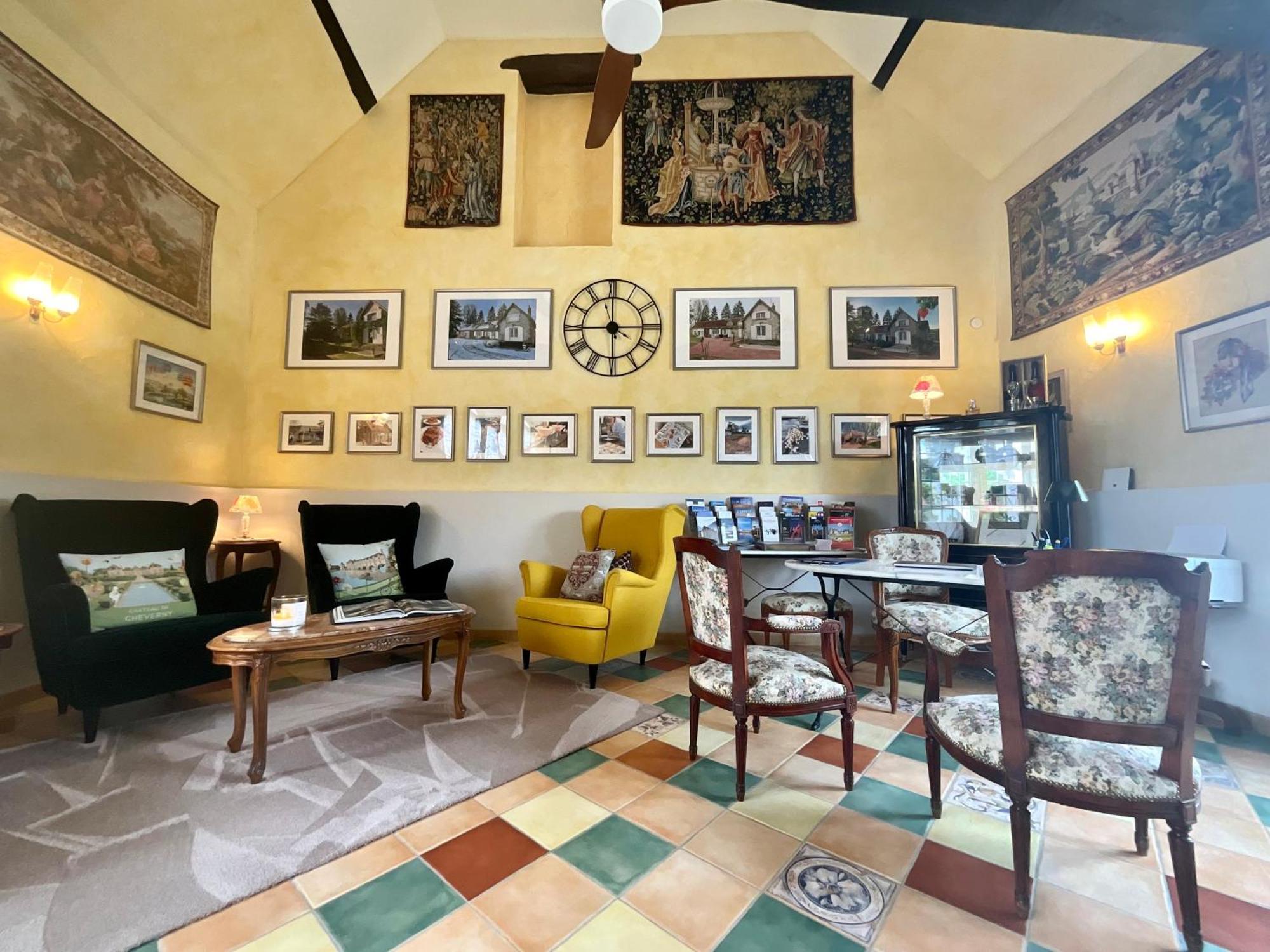Sans Souci Bed And Breakfast Luxe Heated Pool And Restaurant Luzillé エクステリア 写真