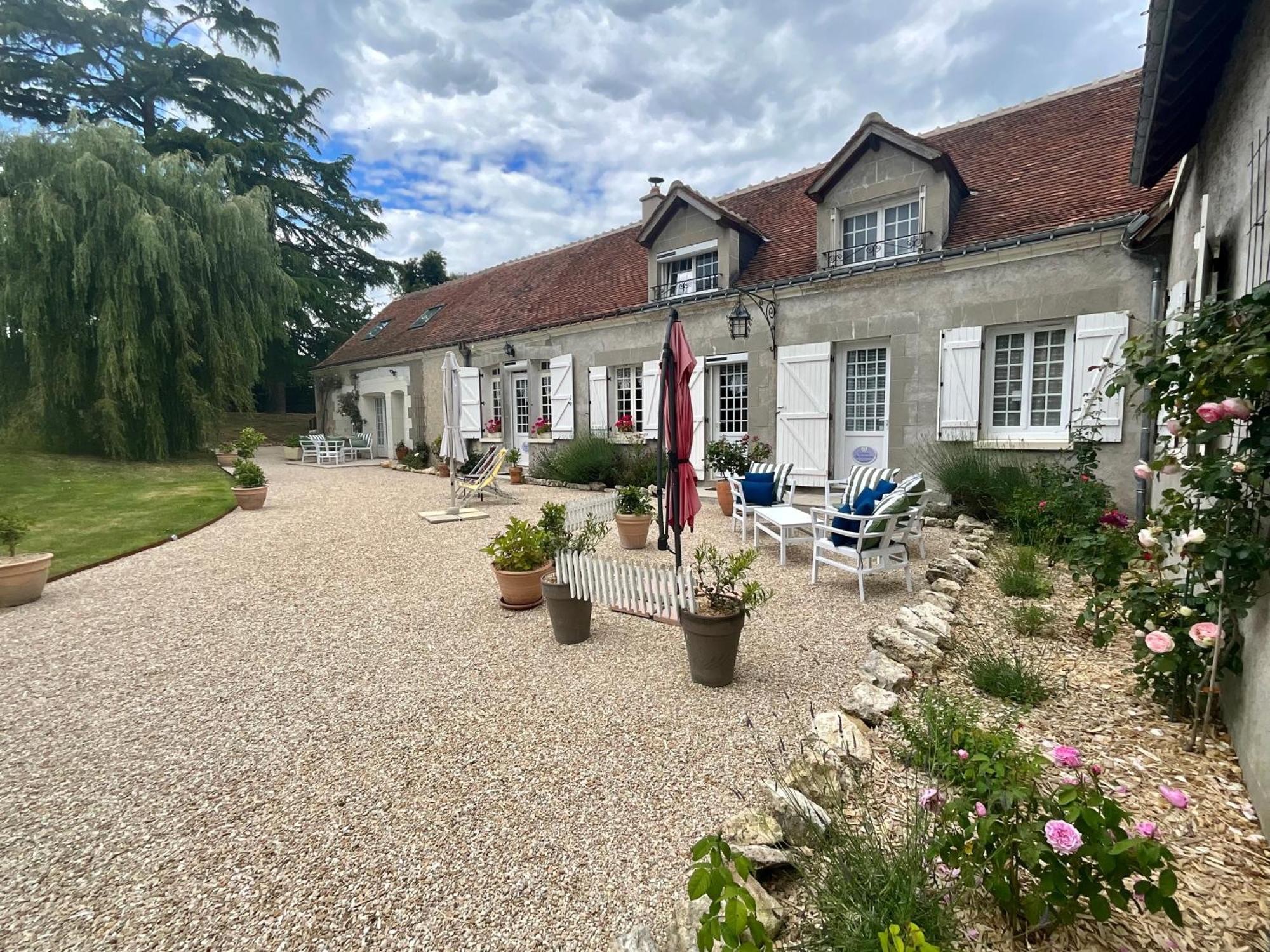 Sans Souci Bed And Breakfast Luxe Heated Pool And Restaurant Luzillé エクステリア 写真
